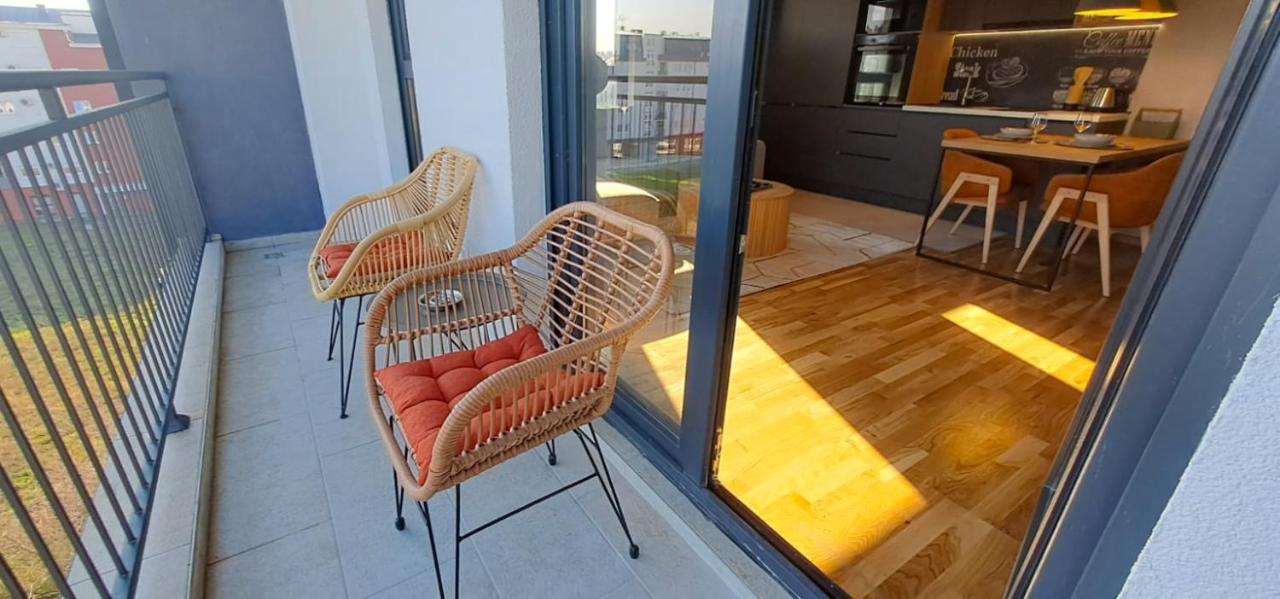 Stylish One Bedroom Apartment 波德戈里察 外观 照片