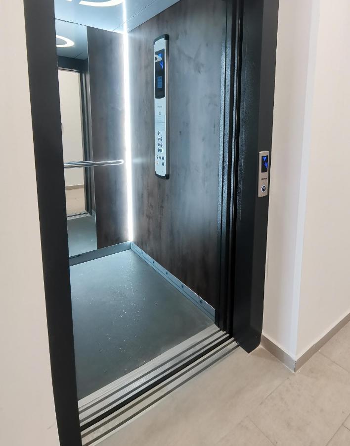 Stylish One Bedroom Apartment 波德戈里察 外观 照片